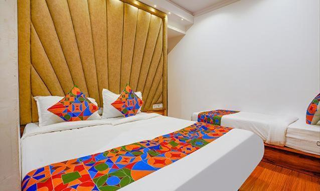 Hotel New Deepak Mumbai Luaran gambar